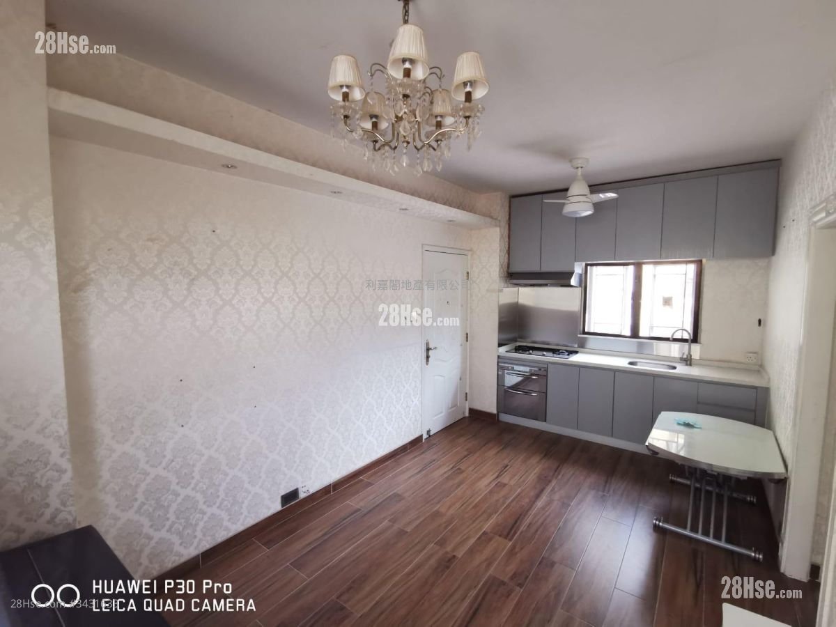 Fanling Garden Sell 2 Bedrooms , 1 Bathroom 467 ft²