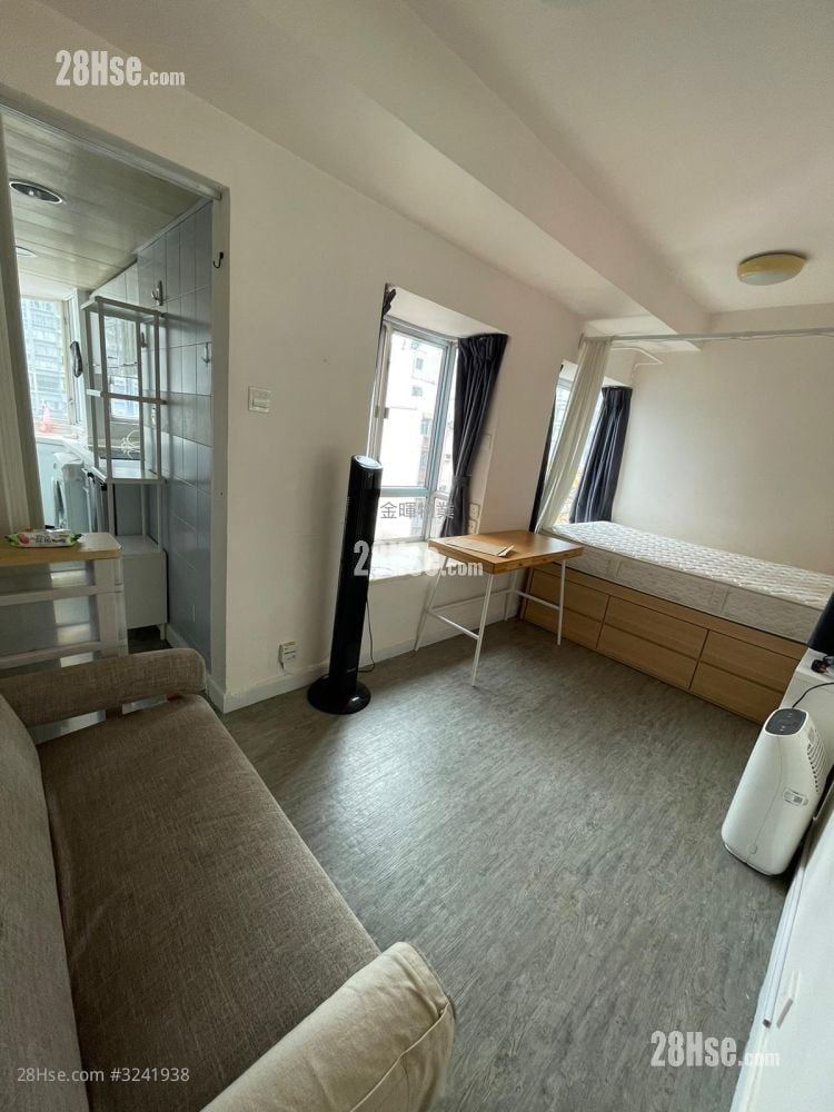 Jade Court Sell Studio , 1 Bathroom 211 ft²
