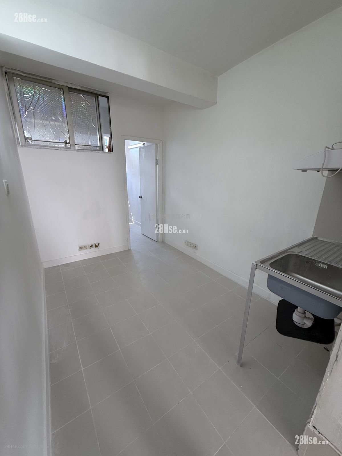 208 Temple Street Rental 200 ft²