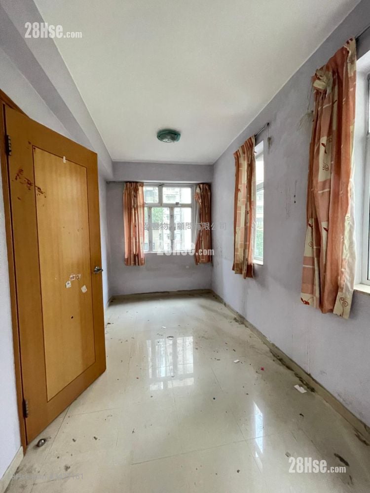 Kelly House Sell 2 Bedrooms , 1 Bathroom 465 ft²