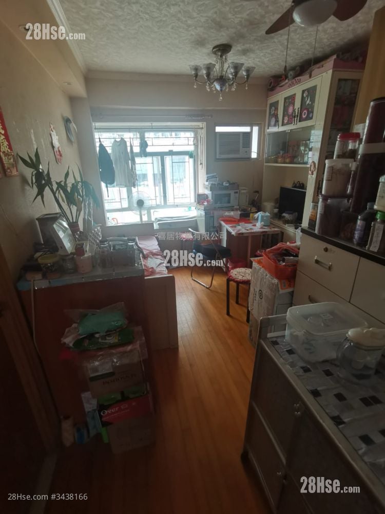 Good Year Court Sell 2 Bedrooms , 1 Bathroom 392 ft²