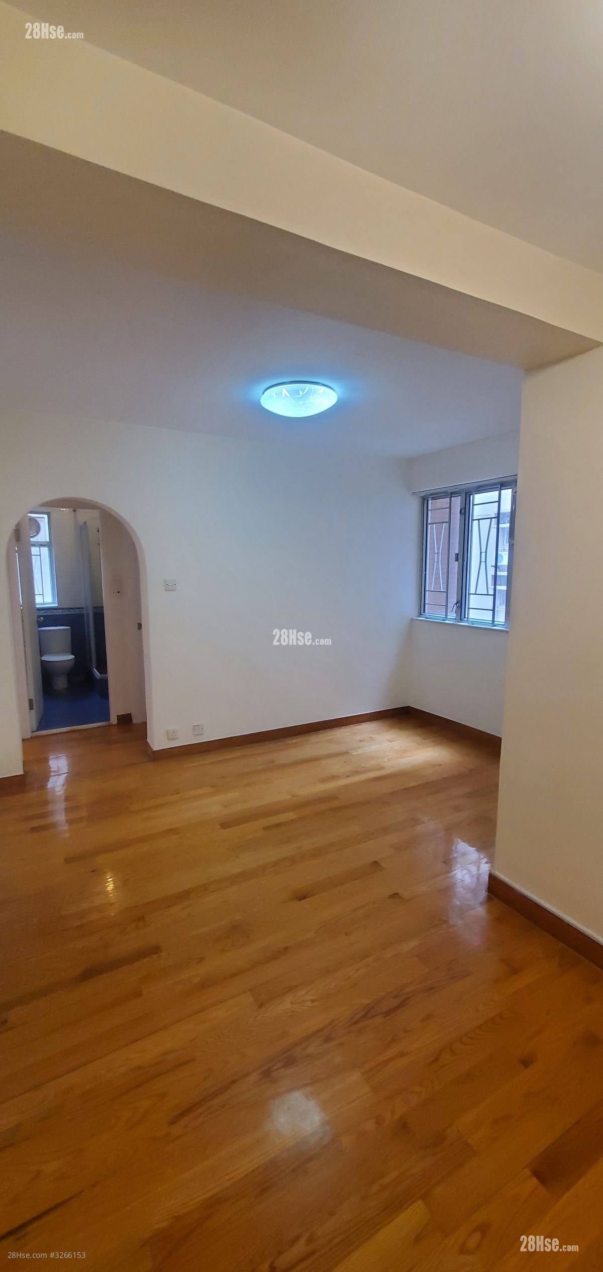 Full Wealth Gardens Sell 2 Bedrooms , 1 Bathroom 463 ft²