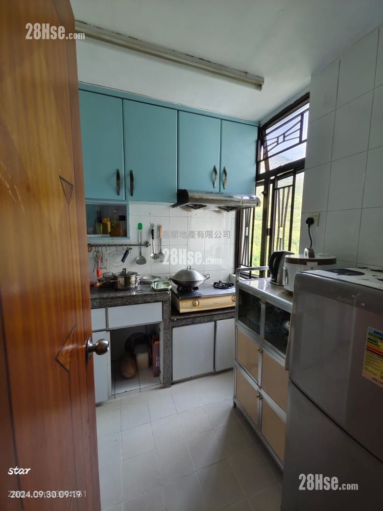Siu Lung Court Sell 2 Bedrooms 375 ft²