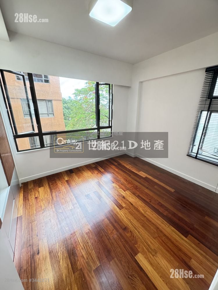 Delite Court Rental 3 Bedrooms , 2 Bathrooms 1,130 ft²
