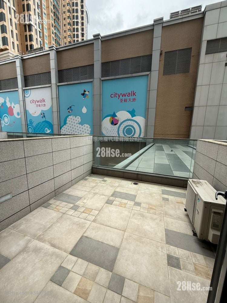 Aurora Sell Studio , 1 Bathroom 219 ft²