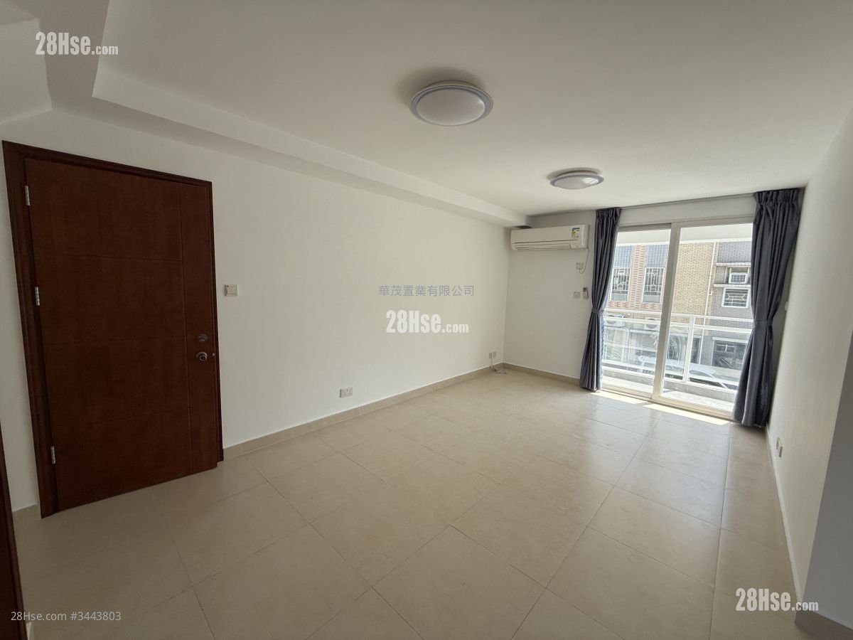 Village Rental 3 Bedrooms , 1 Bathroom 630 ft²