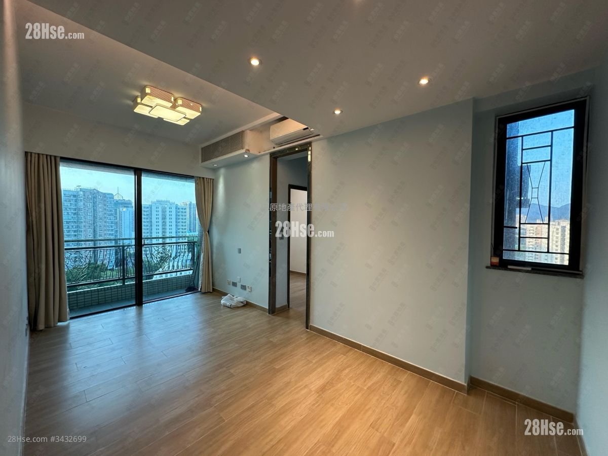 8 Royal Green Rental 3 Bedrooms , 1 Bathroom 731 ft²