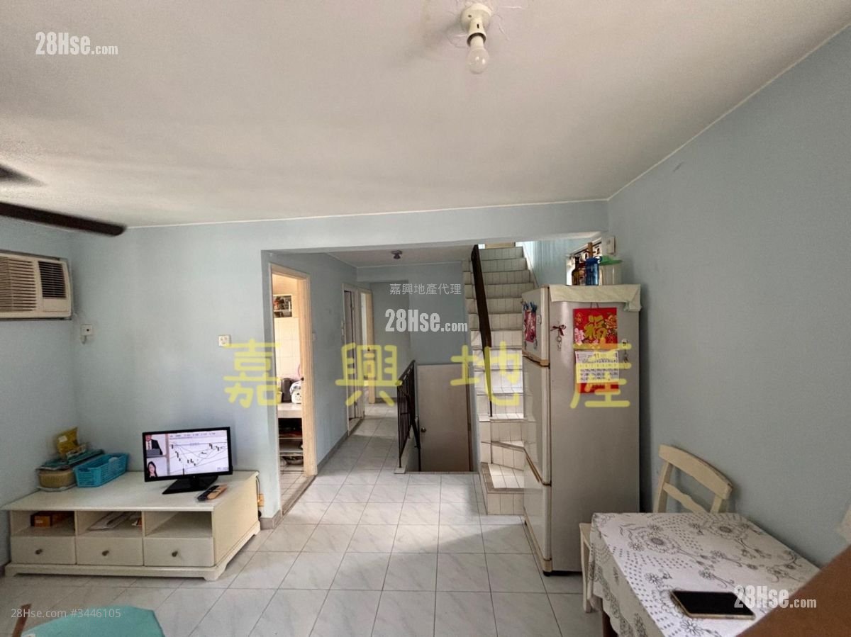Sha Tin Wai Village Sell 2 Bedrooms , 1 Bathroom 477 ft²