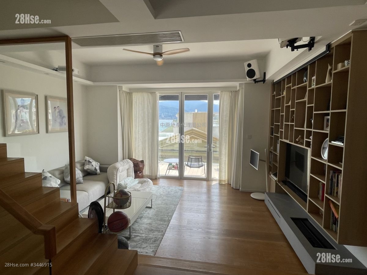 The Beverly Hills Sell 4 Bedrooms 1,606 ft²