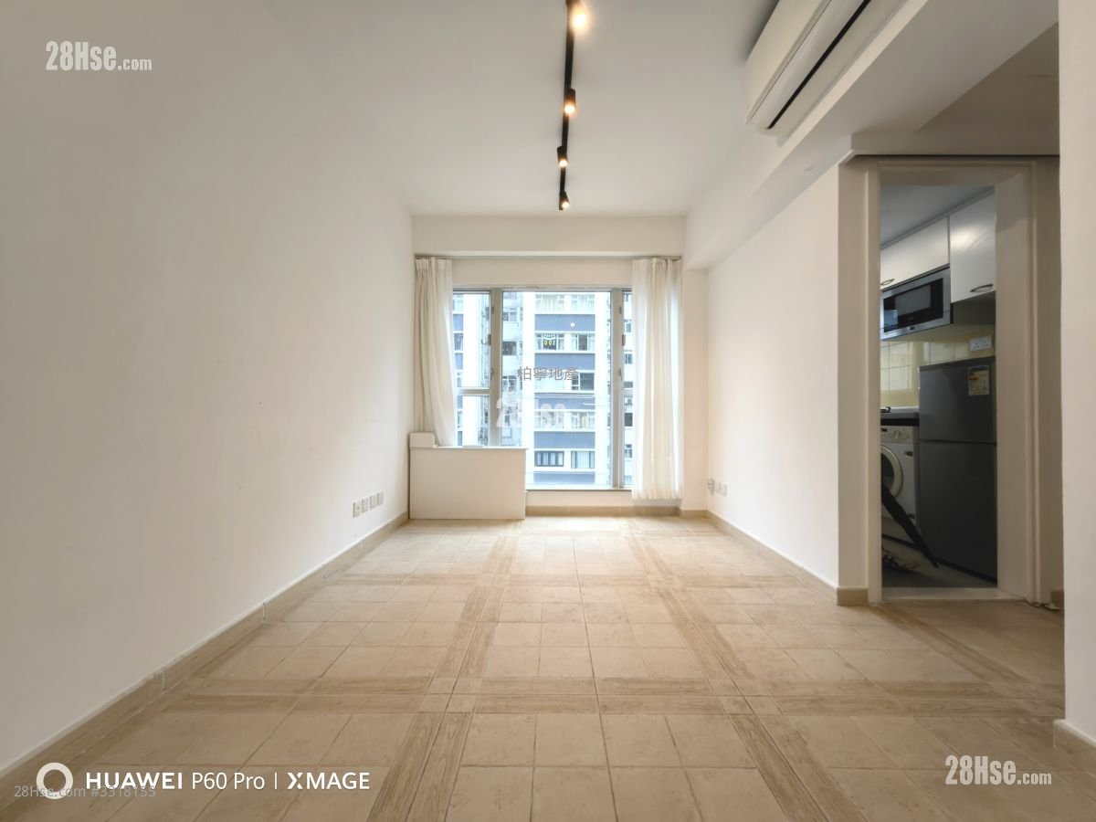 Le Village Rental 2 Bedrooms , 1 Bathroom 379 ft²