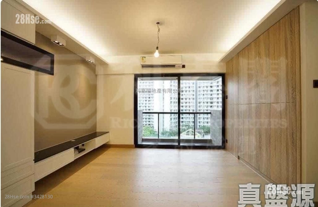 Handsome Court Rental 3 Bedrooms , 2 Bathrooms