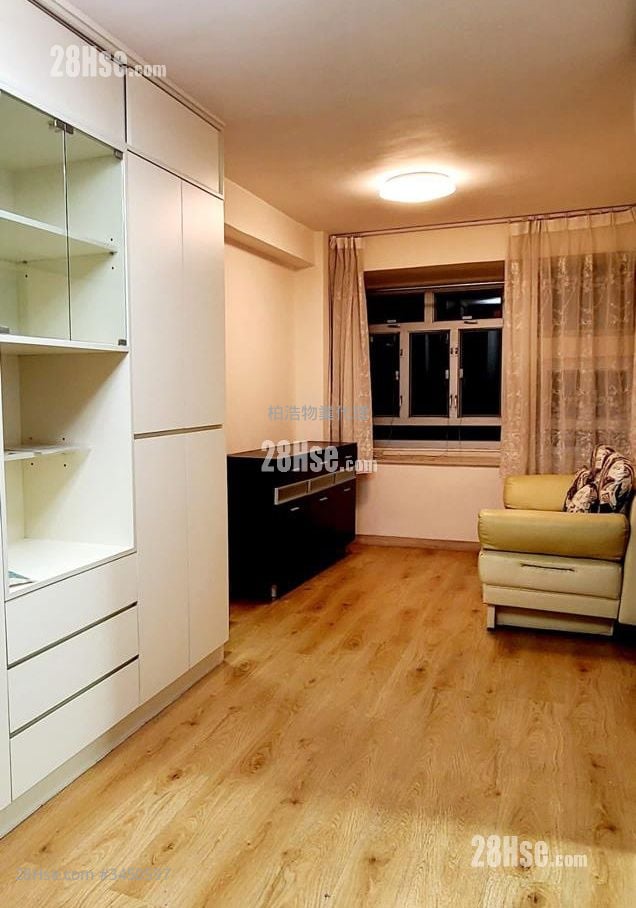 Po Lai Court Sell 2 Bedrooms 459 ft²