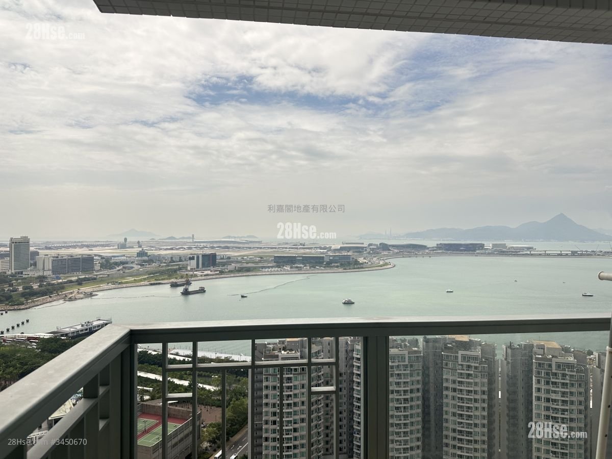 Coastal Skyline Rental 760 ft²