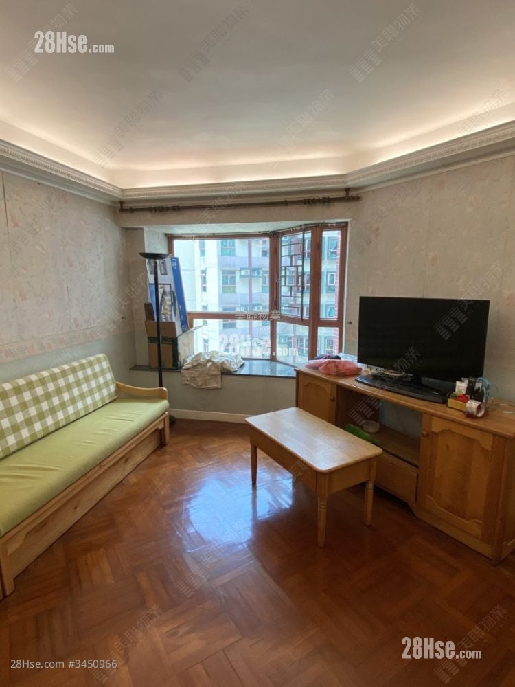Greenpark Villa Sell 3 Bedrooms , 2 Bathrooms 716 ft²
