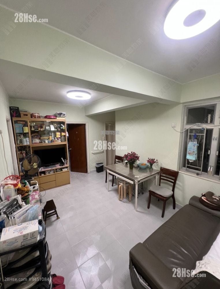 Top Court Sell 3 Bedrooms 502 ft²