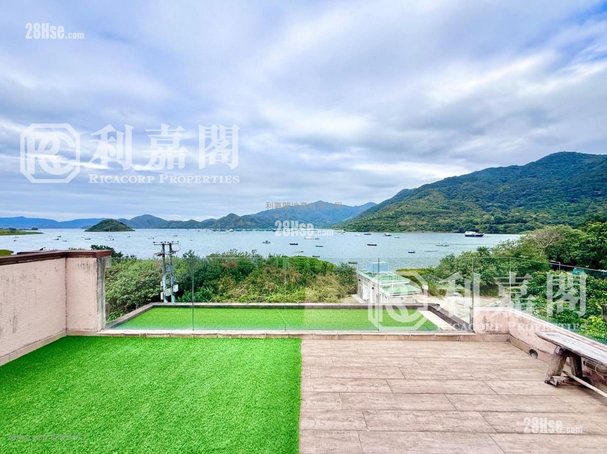 Sai Sha Road Village Sell 4 Bedrooms , 3 Bathrooms 2,100 ft²