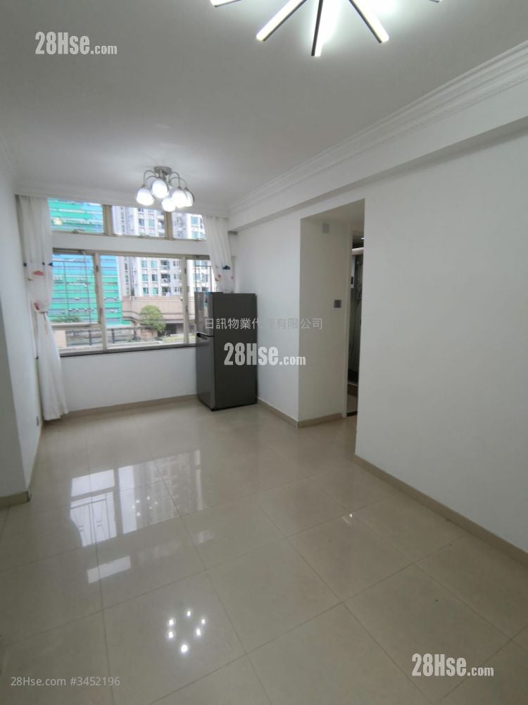 Waterside Plaza Rental 3 Bedrooms , 1 Bathroom 533 ft²