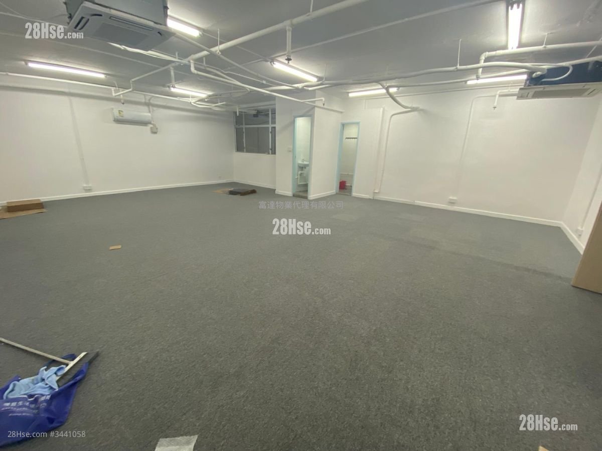 Wing Cheung Industrial Building Rental 720 ft²