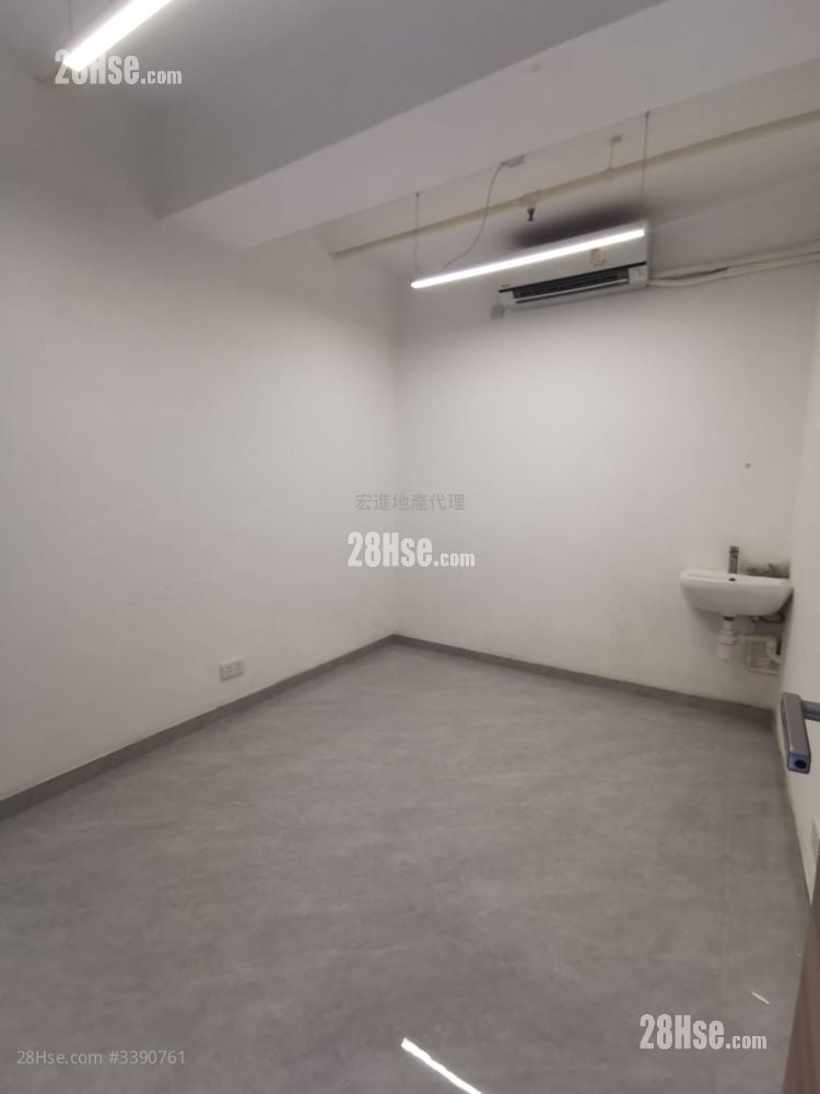 Crown Industrial Building Rental 90 ft²