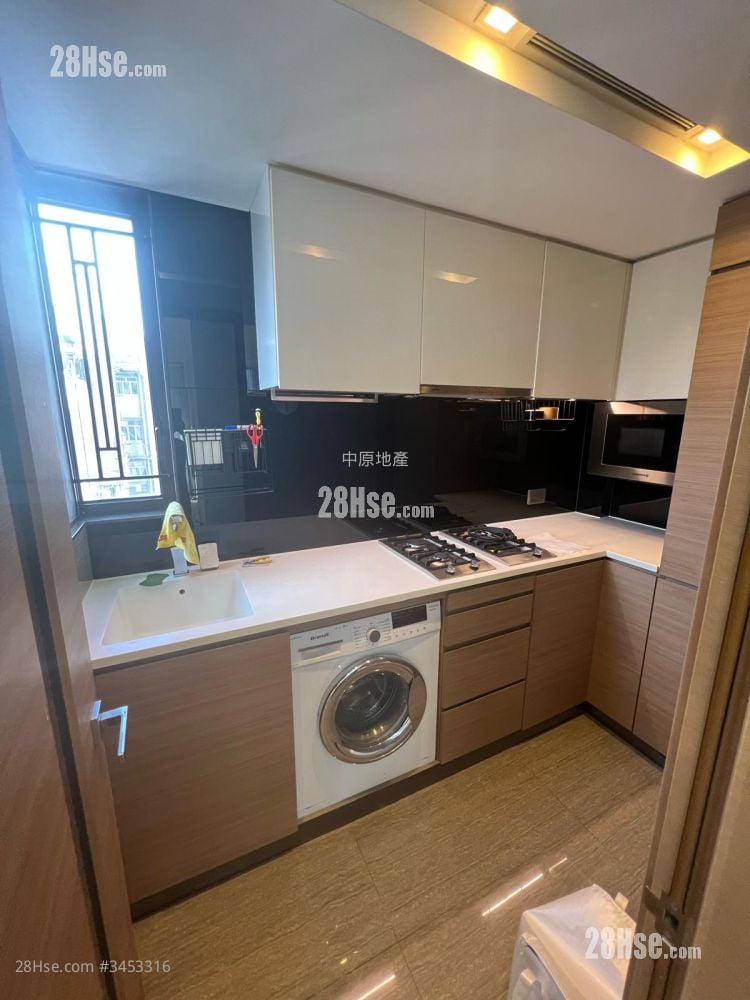 High One Grand Sell 2 Bedrooms 515 ft²