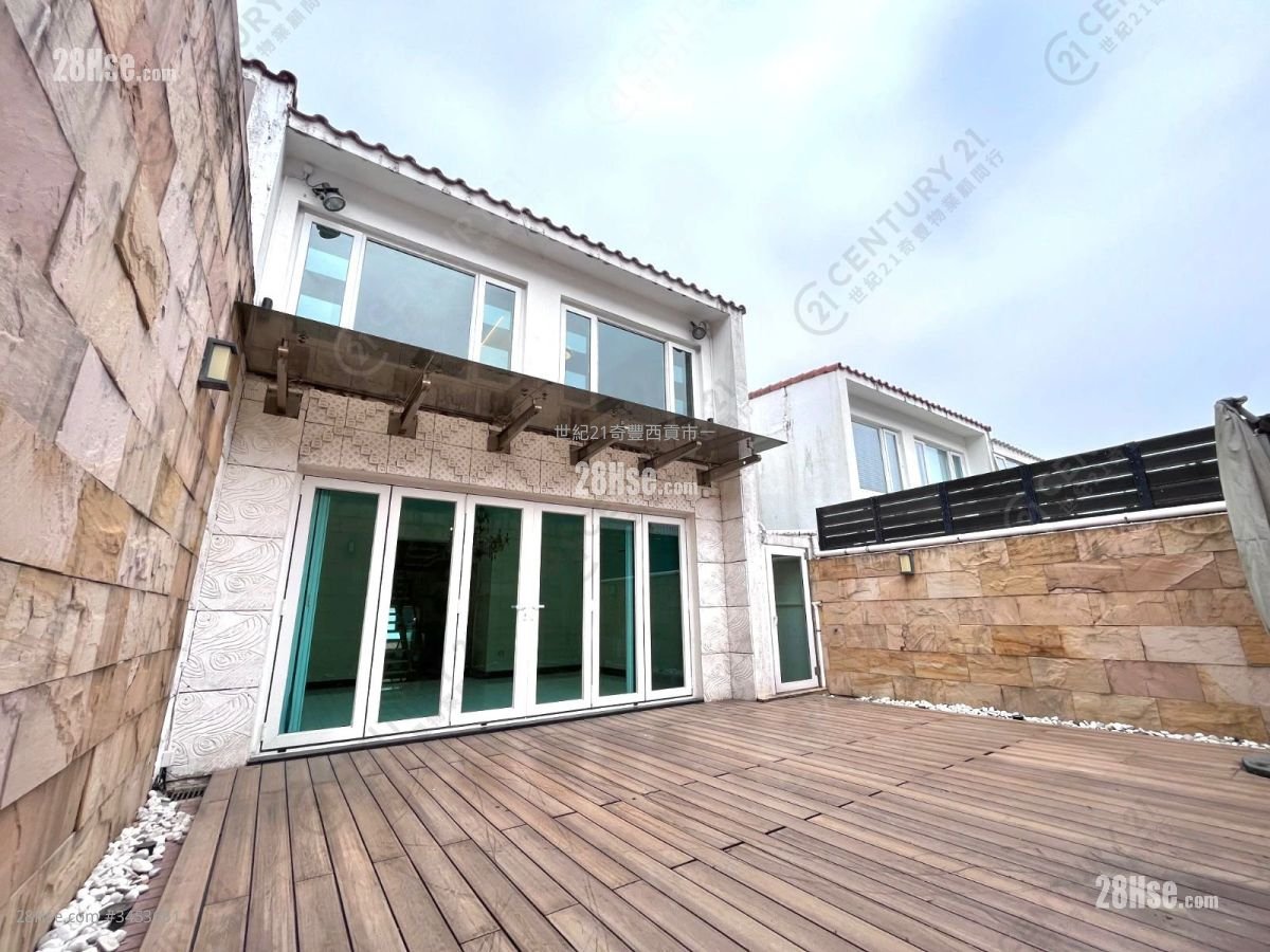 Las Pinadas Sell 3 Bedrooms 1,926 ft²