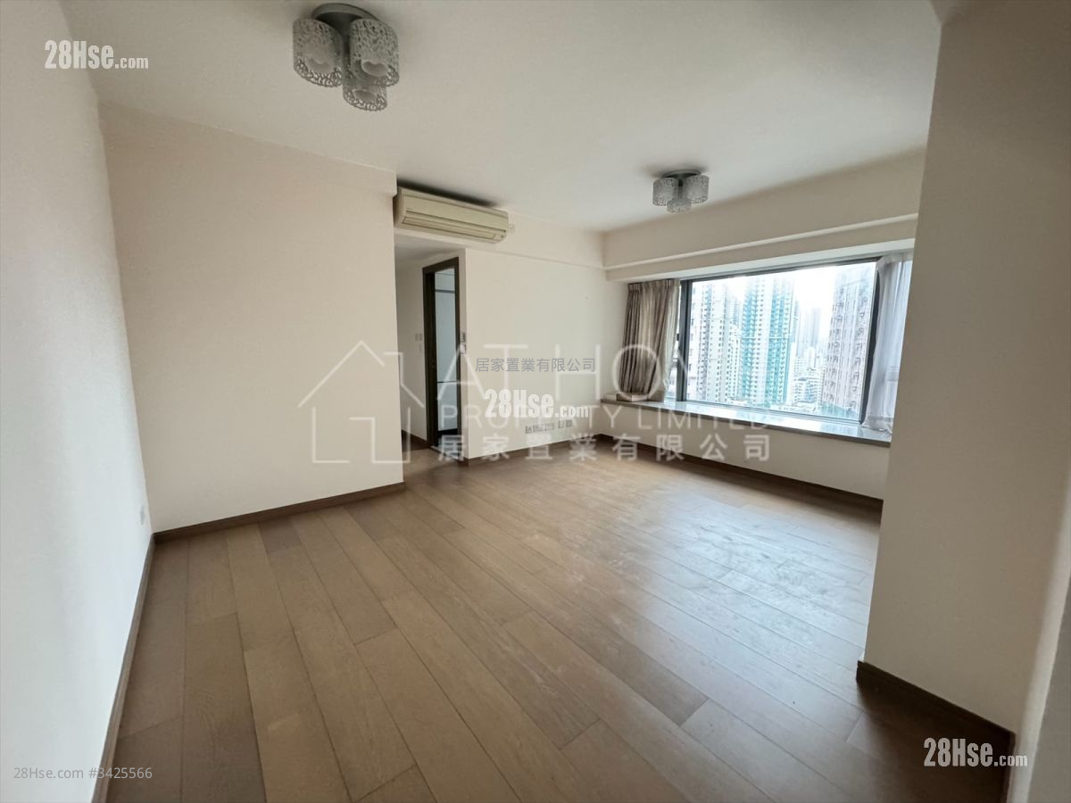 Centrepoint Rental 3 Bedrooms , 2 Bathrooms 672 ft²