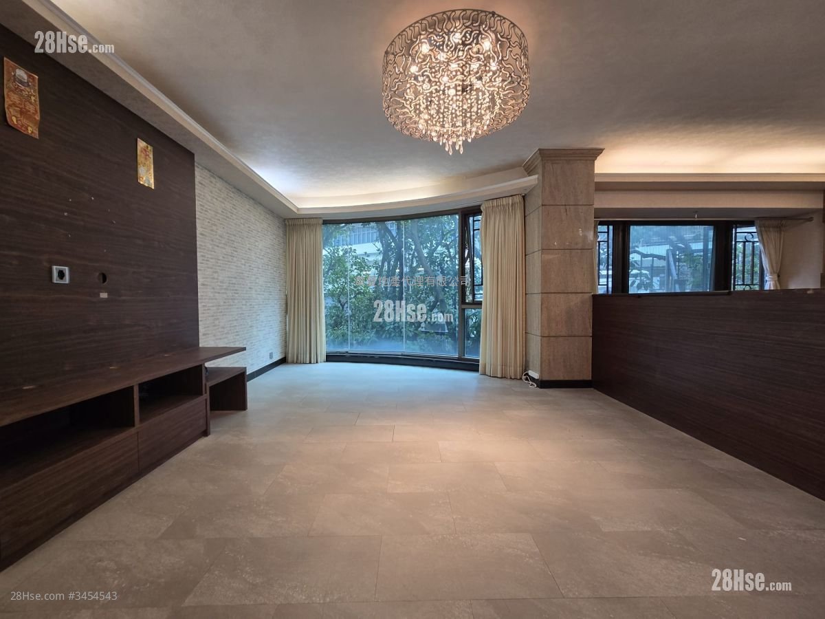 King's Park Villa Rental 3 Bedrooms , 3 Bathrooms 1,231 ft²