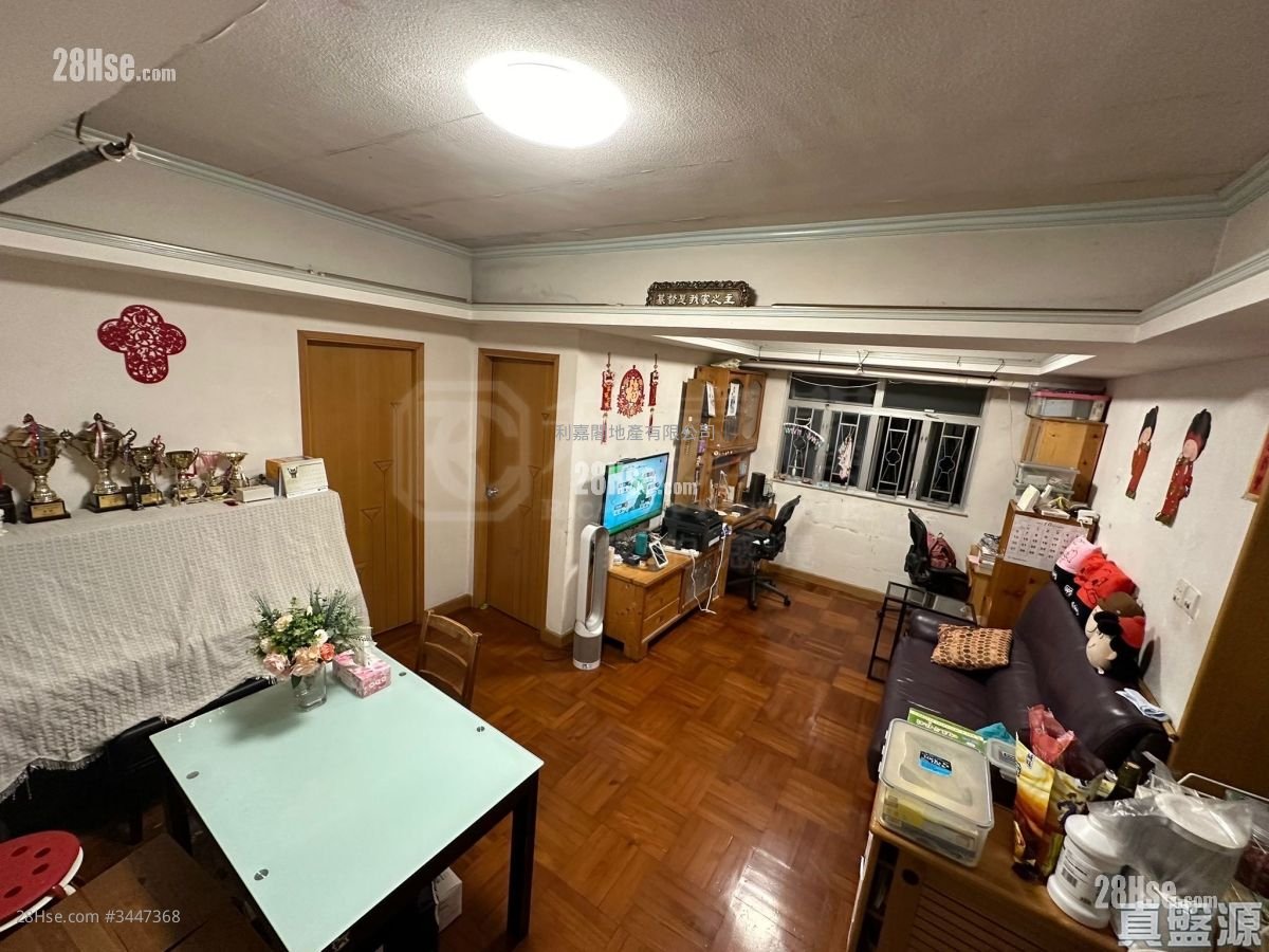 新景楼 售盘 3 房 558 平方尺