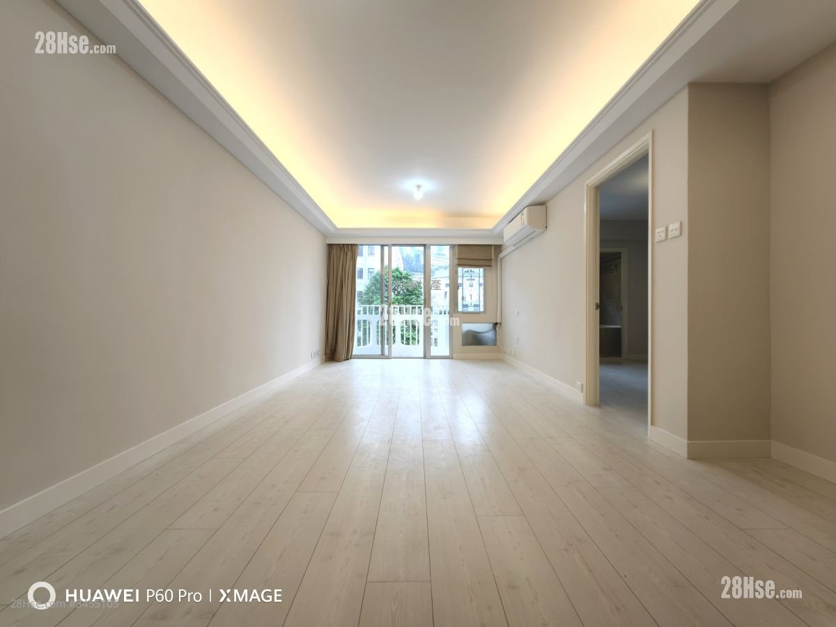 Vivian's Court Rental 3 Bedrooms , 2 Bathrooms 804 ft²