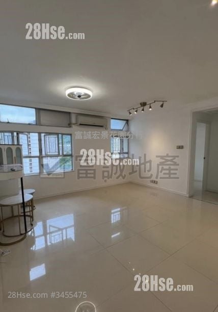King Hin Court Sell 3 Bedrooms , 1 Bathroom 554 ft²