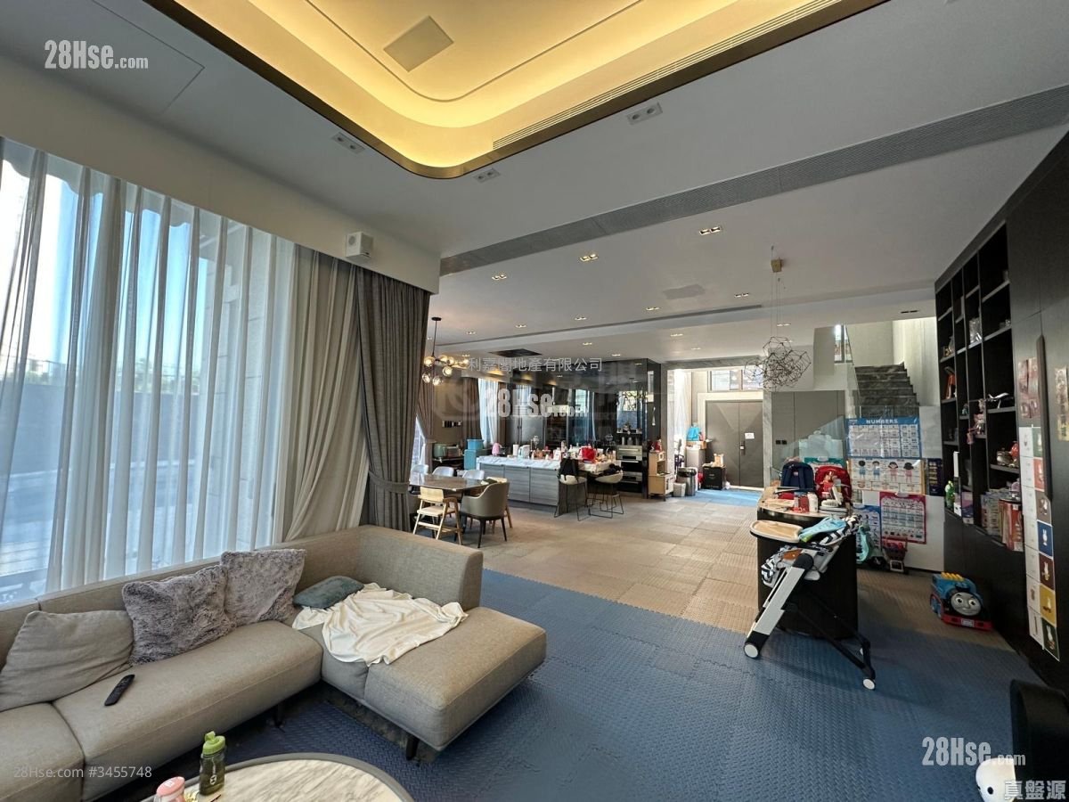 The Woodsville Sell 5+ Bedrooms 3,807 ft²
