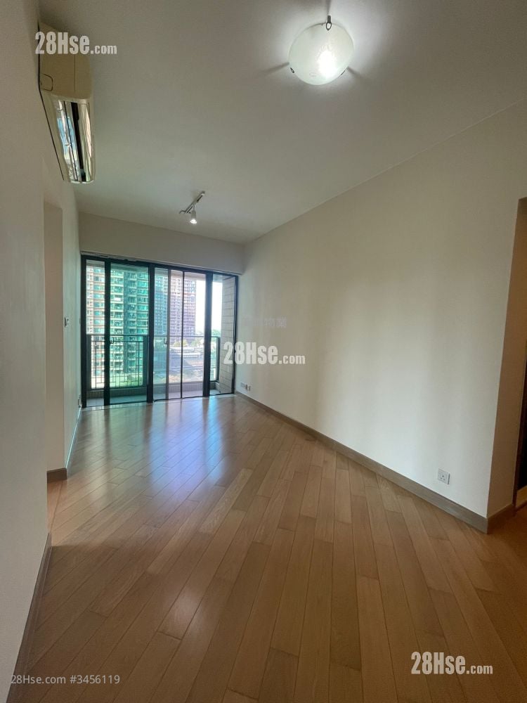 Yoho Midtown Rental 525 ft²