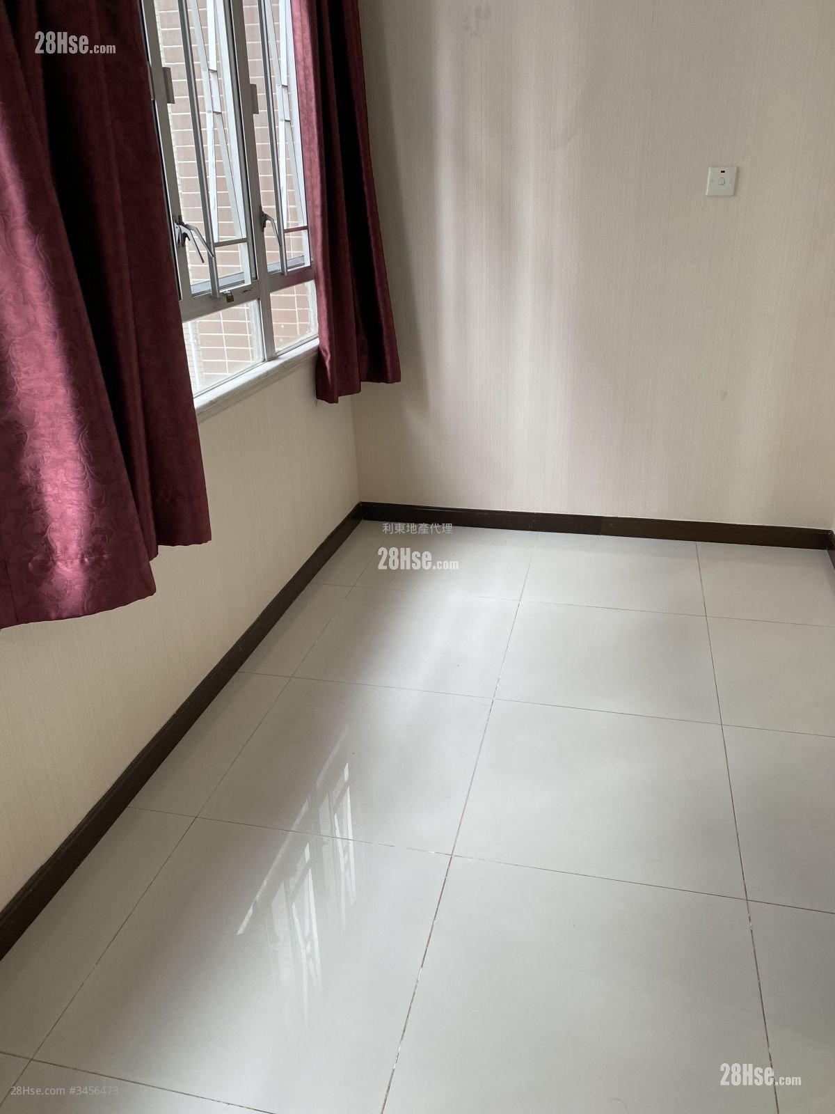 Deltec Court Sell 309 ft²