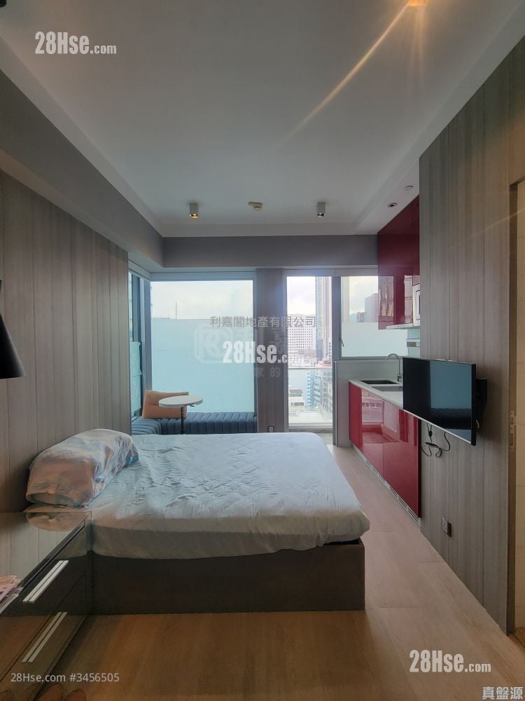 Parkes Residence Sell 245 ft²