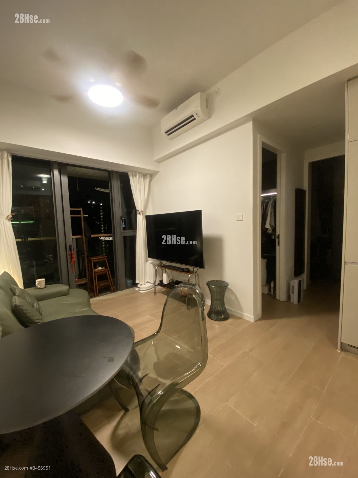 Oma Oma Rental 2 Bedrooms , 1 Bathroom 450 ft²
