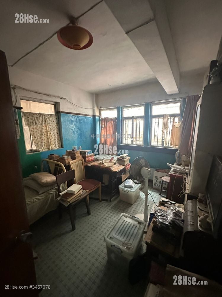 Man Yuen Building Sell 3 Bedrooms 665 ft²