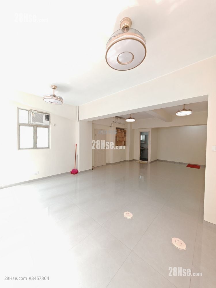 Kwong Wah Mansion Sell Studio , 1 Bathroom 495 ft²