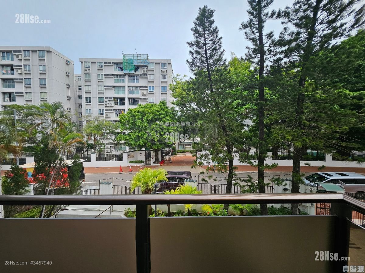 Village Gardens Sell 3 Bedrooms , 3 Bathrooms 1,517 ft²
