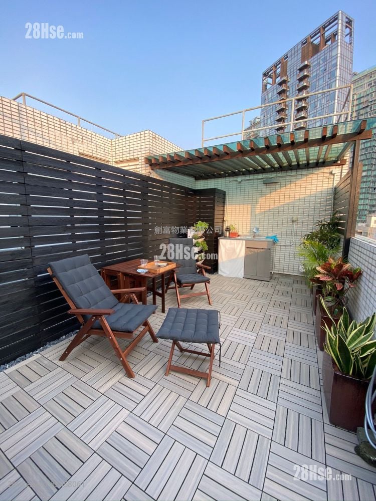 Royal Court Sell 661 ft²