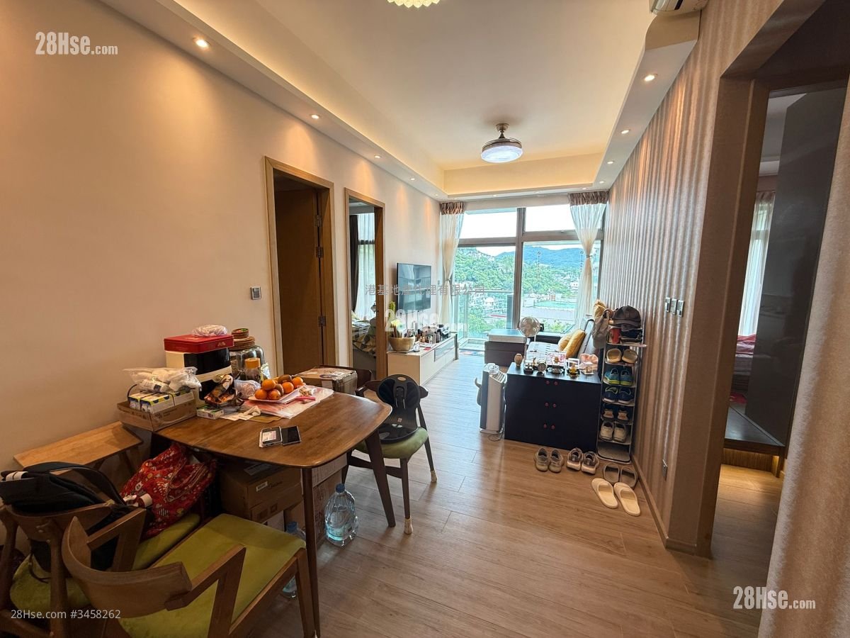 Park Mediterranean Sell 2 Bedrooms , 1 Bathroom 581 ft²