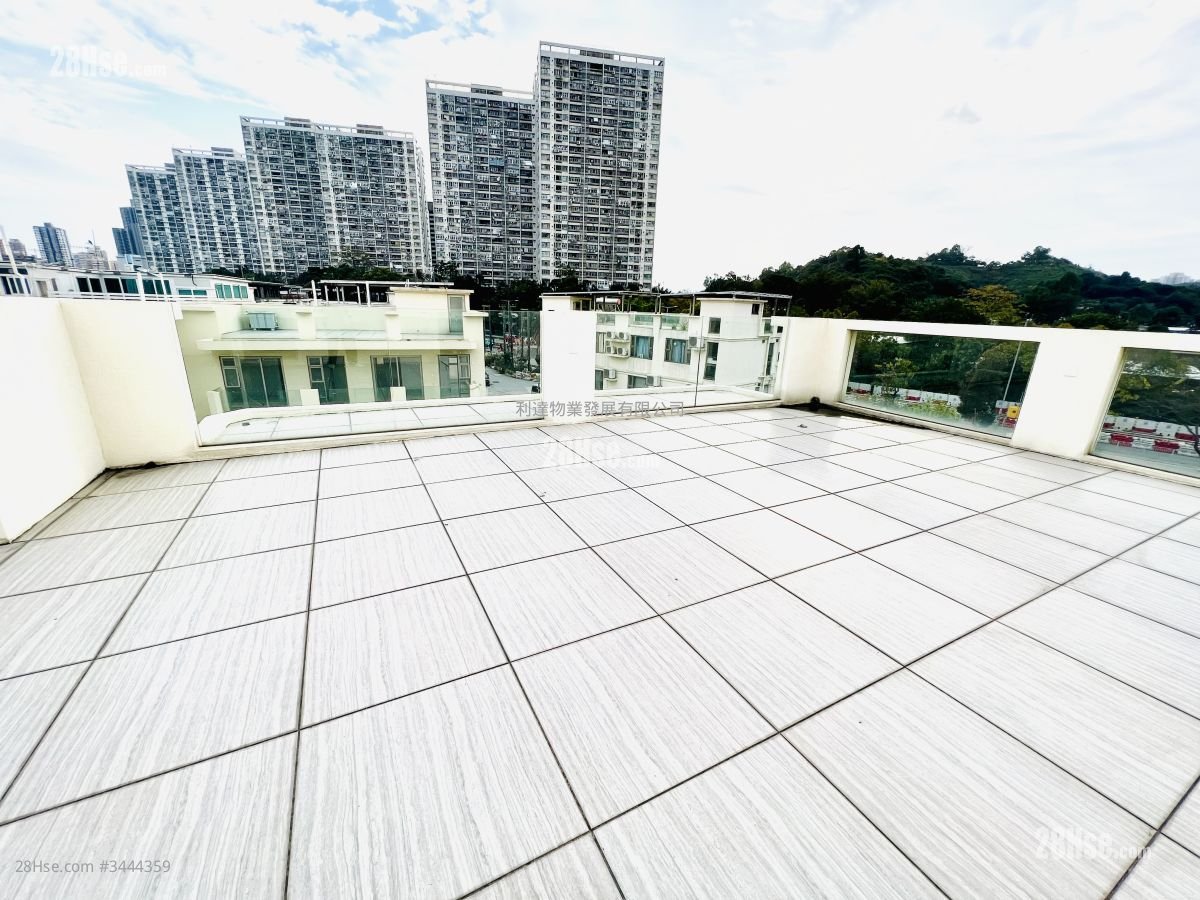 Village Rental 3 Bedrooms , 1 Bathroom 700 ft²