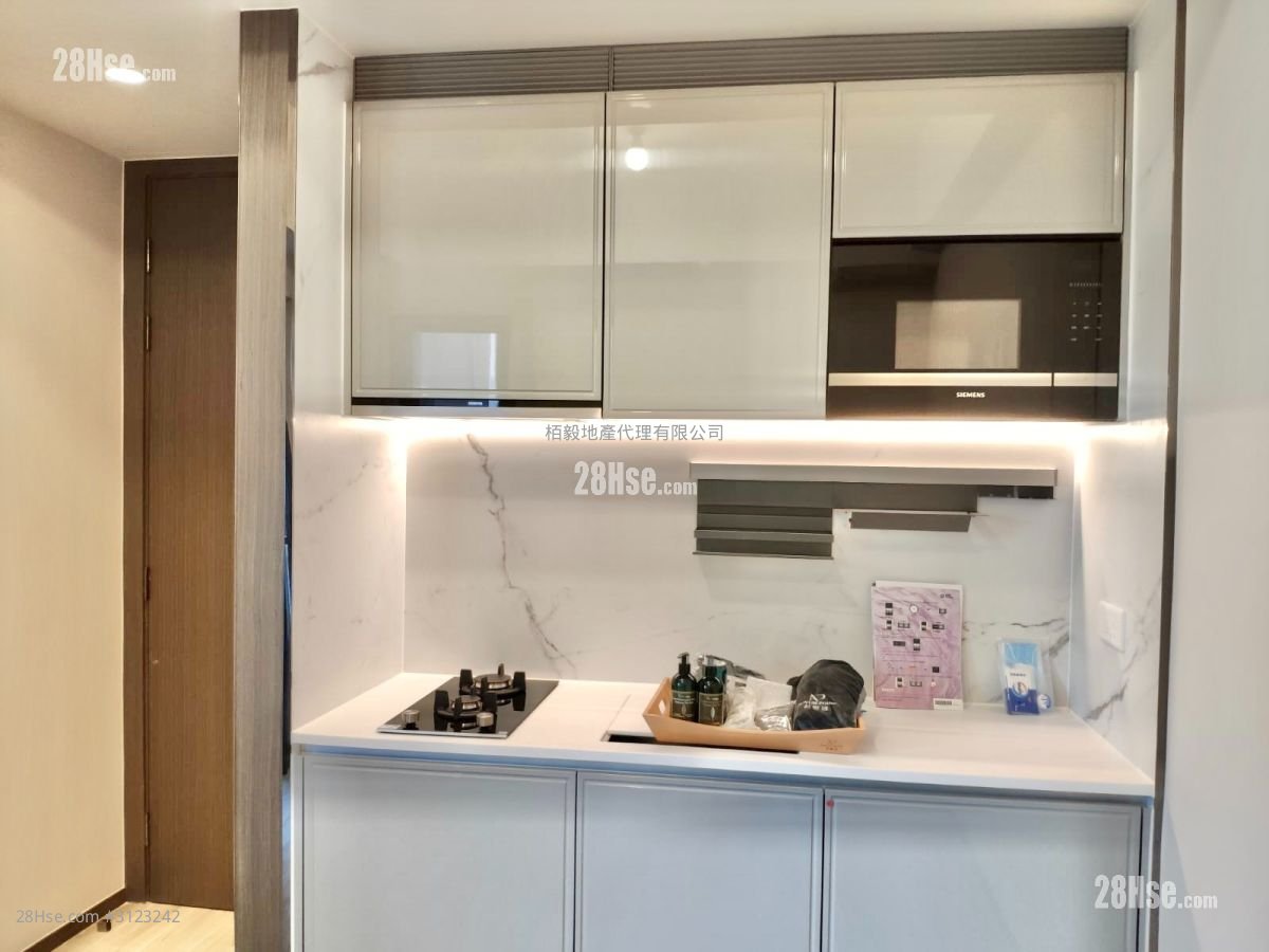 Novum Point Sell Studio , 1 Bathroom 181 ft²