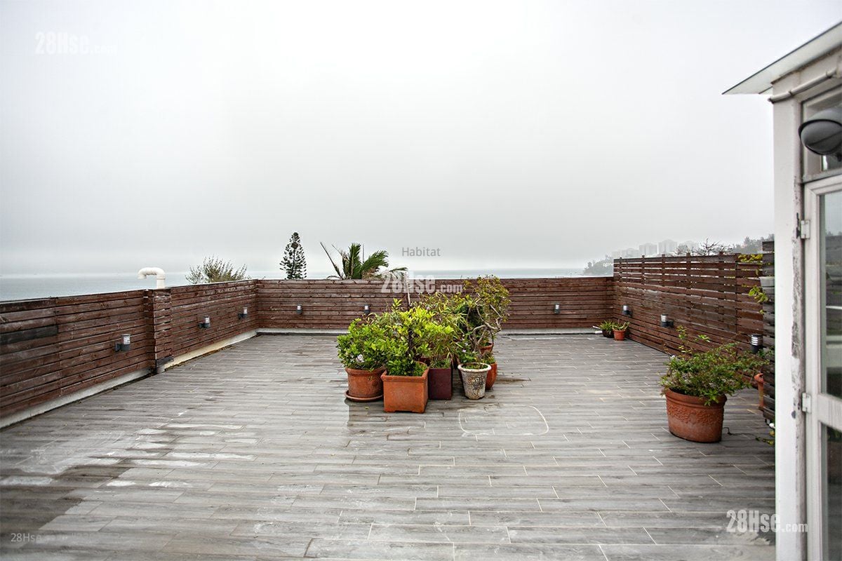 Parisian Sell 3 Bedrooms , 2 Bathrooms 1,367 ft²