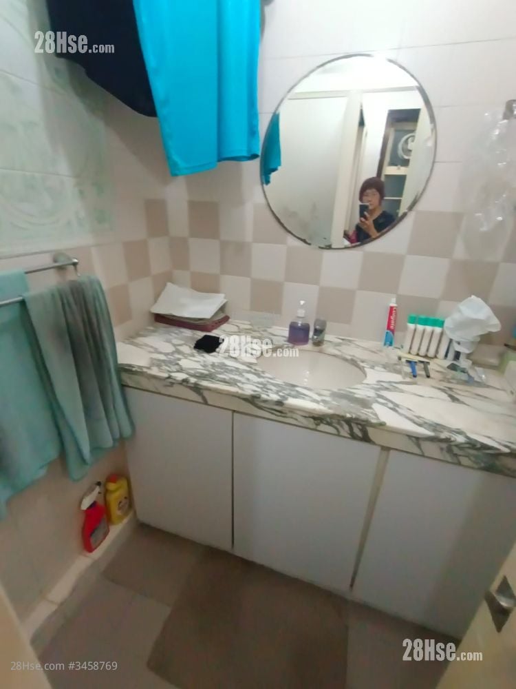 Hongway Garden Sell 2 Bedrooms , 1 Bathroom 380 ft²