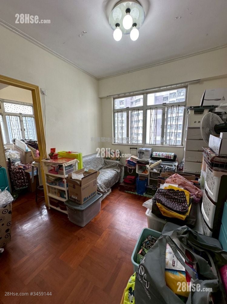 Southern Building Sell 2 Bedrooms 405 ft²