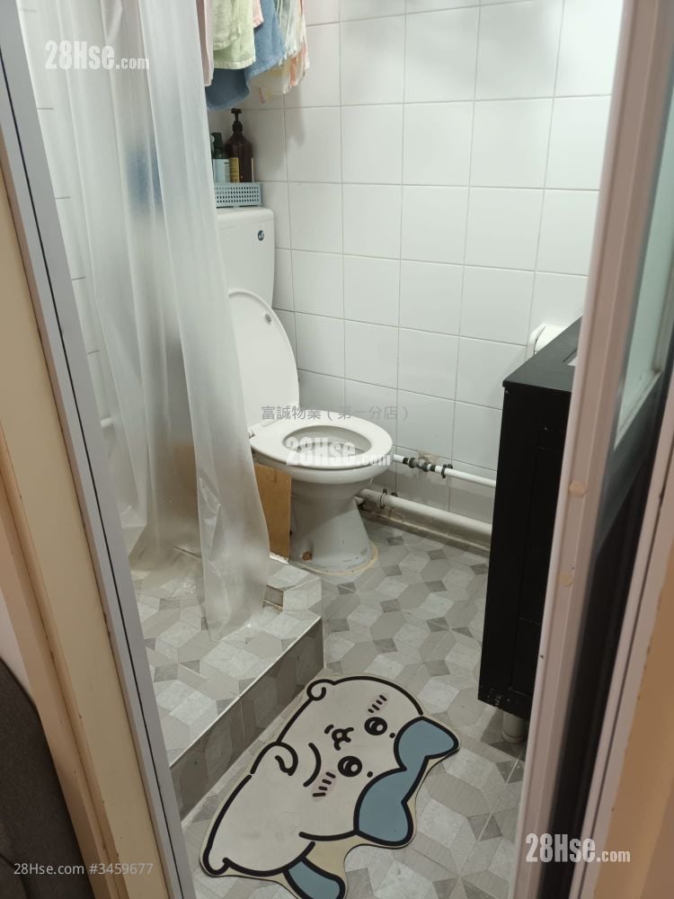 Hing Tin Estate Sell 3 Bedrooms 381 ft²