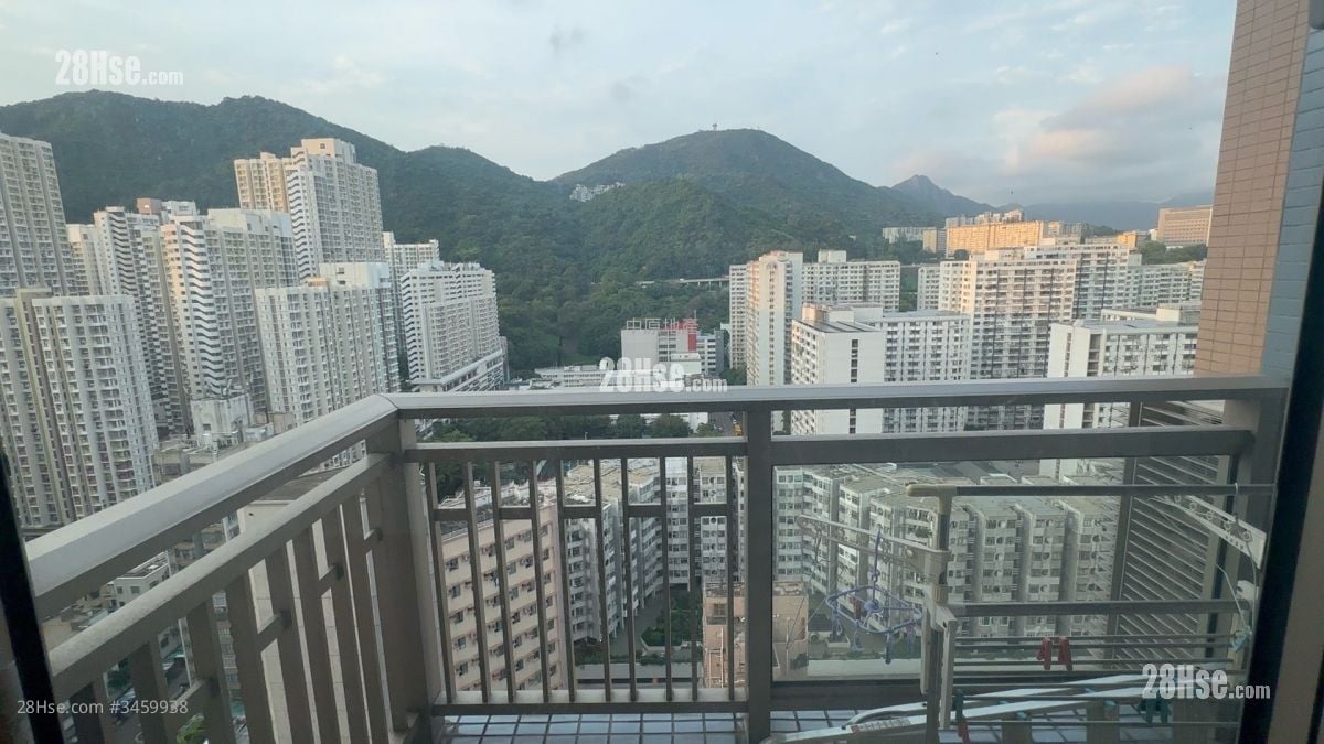 One Madison Sell 1 Bedroom 250 ft²