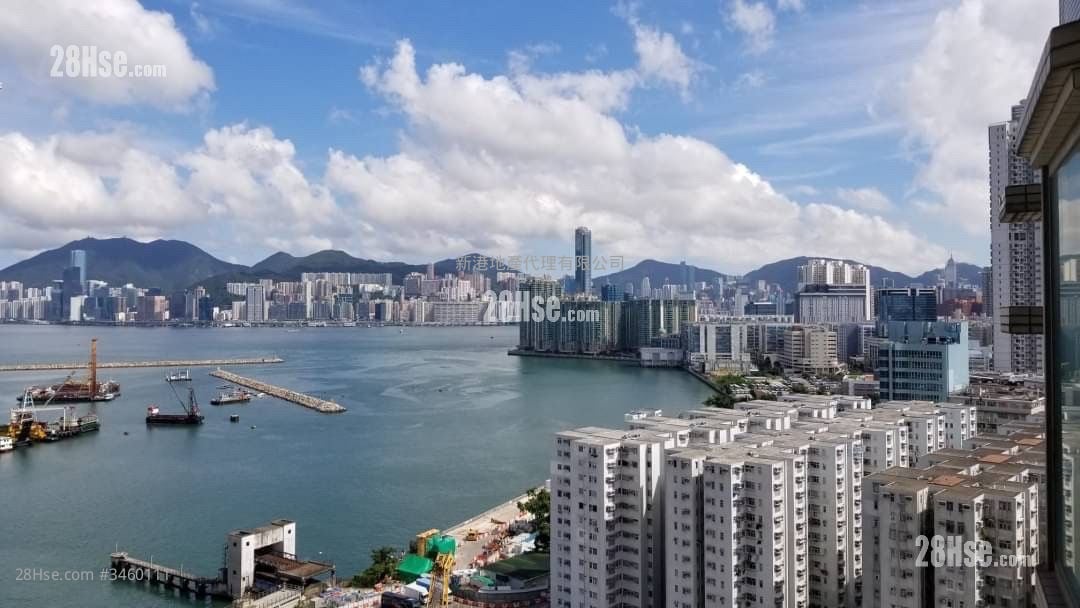 Grand Waterfront Sell 2 Bedrooms , 1 Bathroom 427 ft²