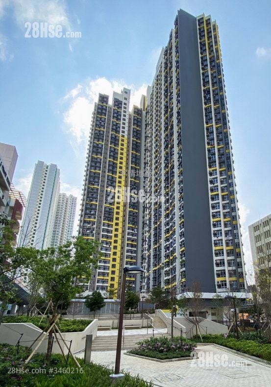 Hoi Tak Court Sell 3 Bedrooms , 1 Bathroom 488 ft²