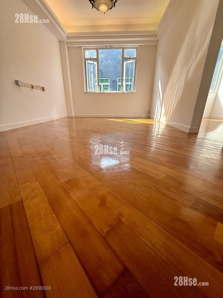 Dragon Court Sell 3 Bedrooms , 2 Bathrooms 688 ft²